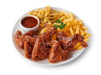 Chicken Wings with dipping sauce and chips
