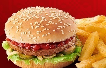 Beef burger with chips